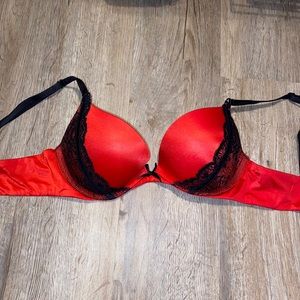 Victoria’s Secret push up bra